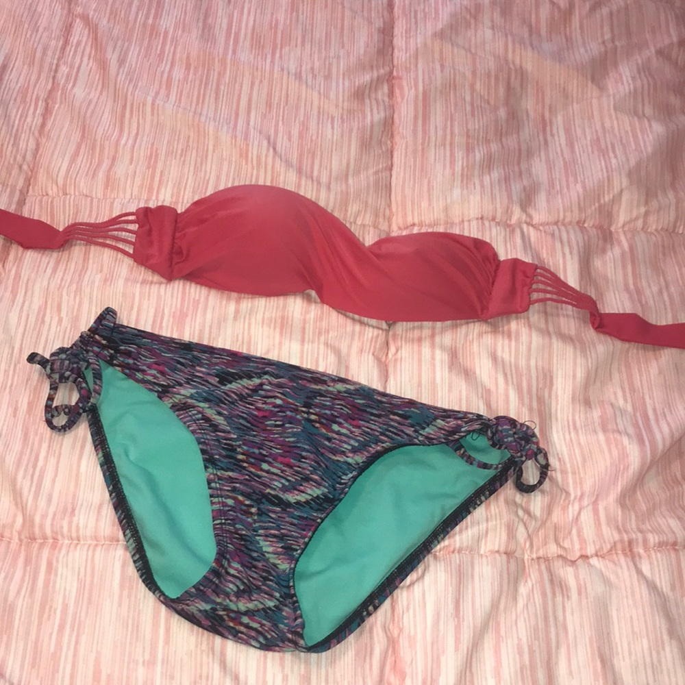 Pink strapless bikini